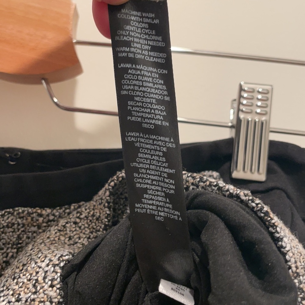 White House black market slimming stretchy skirt - Picture 7 of 7